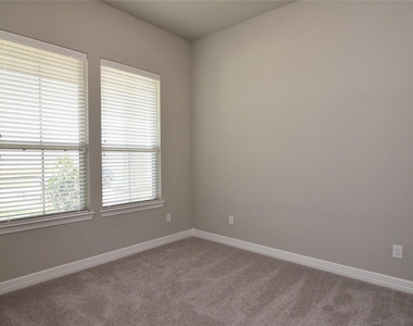 1052 Open Sky Drive - Photo Thumbnail 7