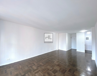 East 35th Street - Photo Thumbnail 3
