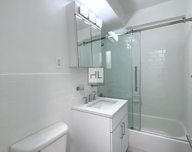 East 35th Street - Photo Thumbnail 6