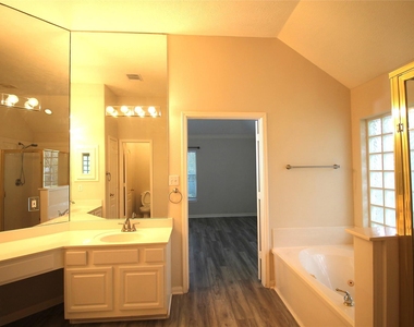 1206 Bonniefield Lane - Photo Thumbnail 14