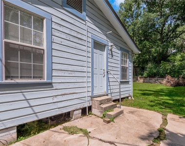 1015 Avenue J - Photo Thumbnail 19