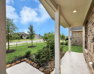1409 Twilight Green Drive - Photo Thumbnail 3