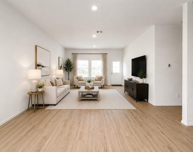 1409 Twilight Green Drive - Photo Thumbnail 5