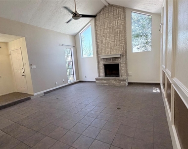 1914 Hunters Trace Street - Photo Thumbnail 2