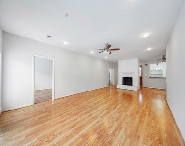 2226 Jamara Lane - Photo Thumbnail 4