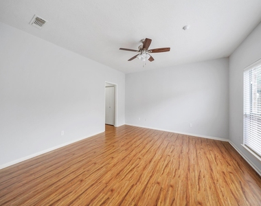 2226 Jamara Lane - Photo Thumbnail 10