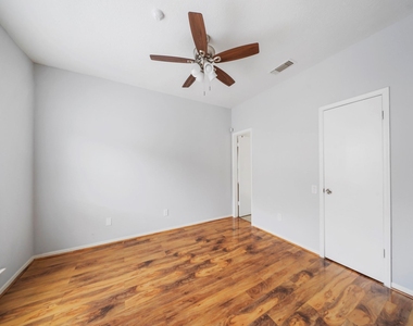 2226 Jamara Lane - Photo Thumbnail 13