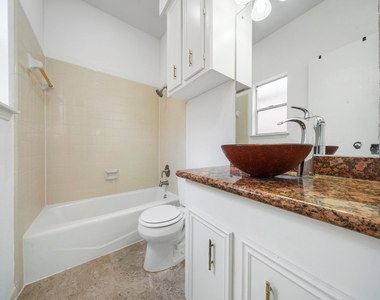 2226 Jamara Lane - Photo Thumbnail 14
