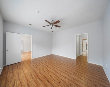 2226 Jamara Lane - Photo Thumbnail 9