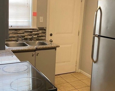 3204 Napoleon Street - Photo Thumbnail 4