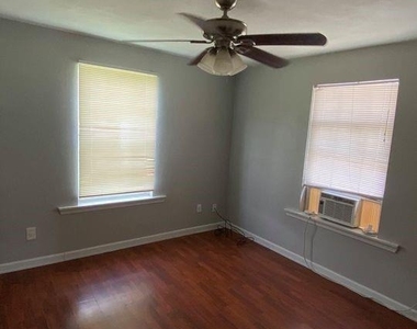 3204 Napoleon Street - Photo Thumbnail 2