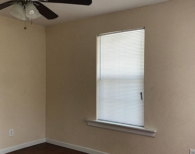 3204 Napoleon Street - Photo Thumbnail 7