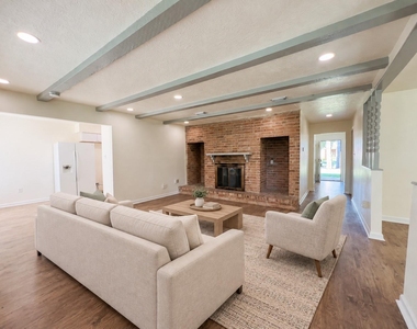 17014 Forest Bend Avenue - Photo Thumbnail 5