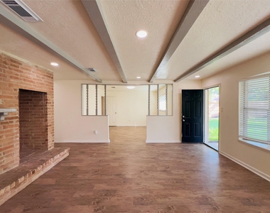 17014 Forest Bend Avenue - Photo Thumbnail 6
