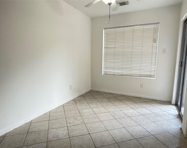 19511 Dawn Canyon Road - Photo Thumbnail 5