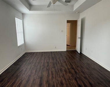 19511 Dawn Canyon Road - Photo Thumbnail 13