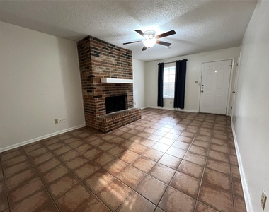 3008 Manor Lane - Photo Thumbnail 2
