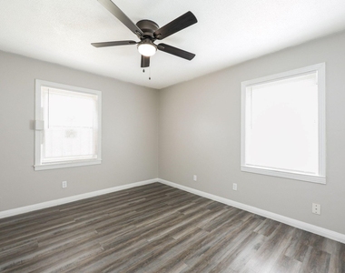 6002 Doulton Drive - Photo Thumbnail 15