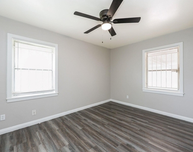 6002 Doulton Drive - Photo Thumbnail 16