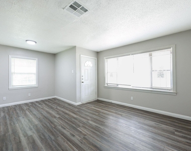 6002 Doulton Drive - Photo Thumbnail 4