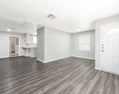 6002 Doulton Drive - Photo Thumbnail 3