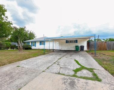 6002 Doulton Drive - Photo Thumbnail 2