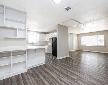 6002 Doulton Drive - Photo Thumbnail 5