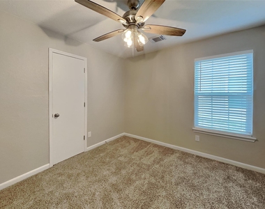 3015 Tall Tree Ridge Way - Photo Thumbnail 12