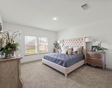 7214 Sunset Creek Drive - Photo Thumbnail 6