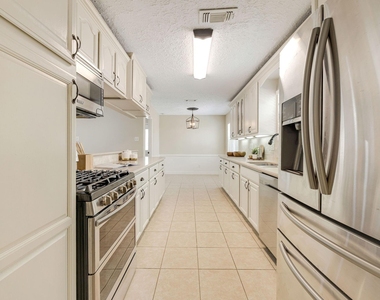 2811 Quincannon Lane - Photo Thumbnail 11