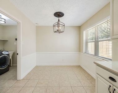2811 Quincannon Lane - Photo Thumbnail 13