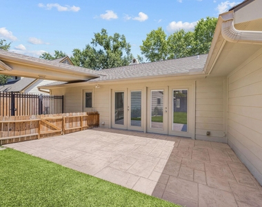 2811 Quincannon Lane - Photo Thumbnail 24