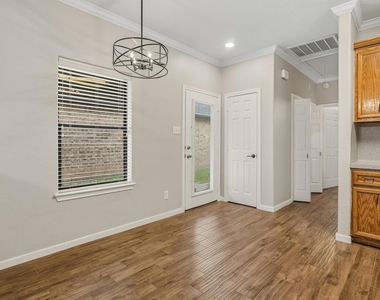 304 Reppert Street - Photo Thumbnail 6