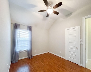 18222 Golden Falls Lane - Photo Thumbnail 38