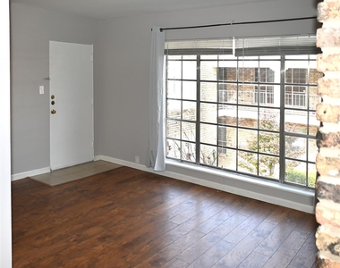 2101 Fountain View Drive - Photo Thumbnail 1