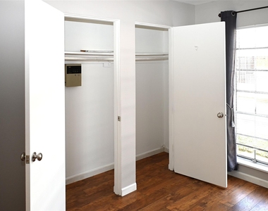 2101 Fountain View Drive - Photo Thumbnail 11