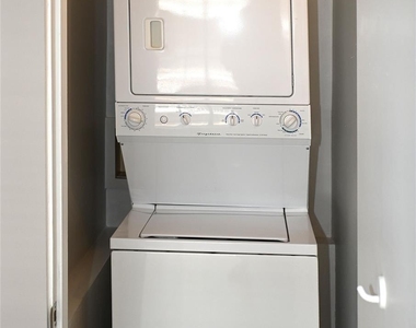 2101 Fountain View Drive - Photo Thumbnail 14