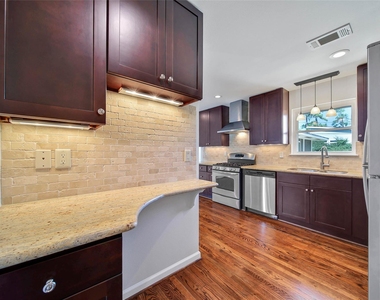 6318 Woodbrook Lane - Photo Thumbnail 13