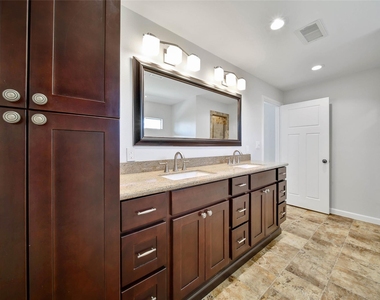 6318 Woodbrook Lane - Photo Thumbnail 20