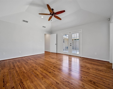 6318 Woodbrook Lane - Photo Thumbnail 14