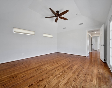 6318 Woodbrook Lane - Photo Thumbnail 15