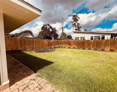 6318 Woodbrook Lane - Photo Thumbnail 41