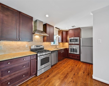 6318 Woodbrook Lane - Photo Thumbnail 12