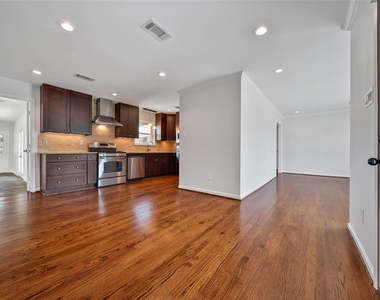 6318 Woodbrook Lane - Photo Thumbnail 10