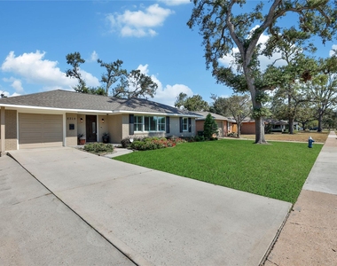 6318 Woodbrook Lane - Photo Thumbnail 2