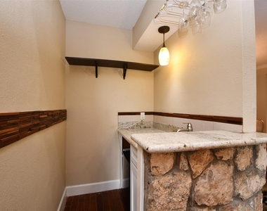 306 Priscilla Court - Photo Thumbnail 13
