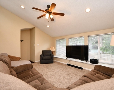 306 Priscilla Court - Photo Thumbnail 22