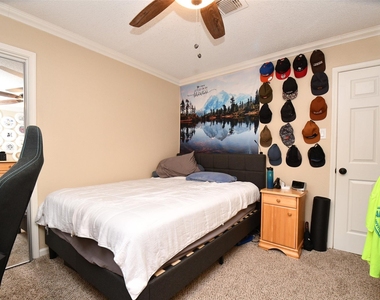 306 Priscilla Court - Photo Thumbnail 8