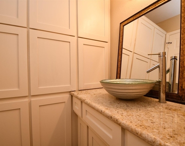 306 Priscilla Court - Photo Thumbnail 7