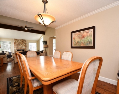 306 Priscilla Court - Photo Thumbnail 14